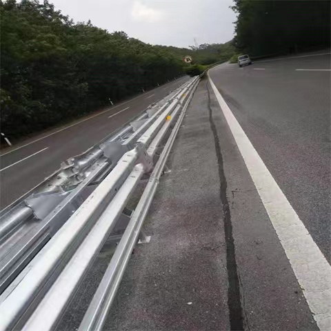 防撞端頭